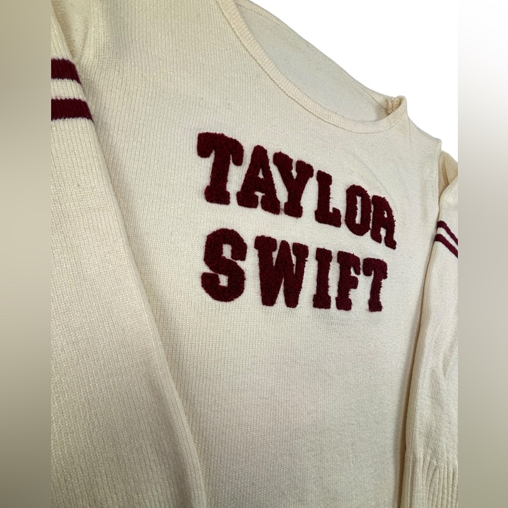 Taylor Swift | Knit collegiate Sweater | XS | Official Red Tour Merch - Picture 2 of 4